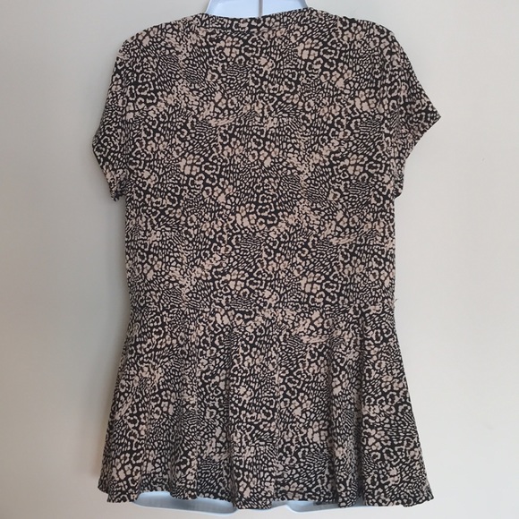 Dana Buchman women button down Ruffle button top. - Picture 6 of 10